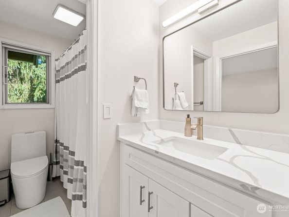 1218 101st Place NE, Bellevue WA 98004