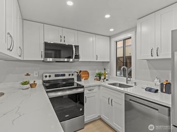 11201 3rd Avenue SE