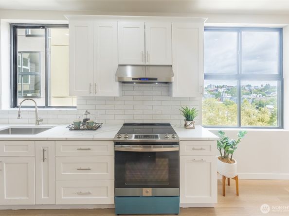1019 Sturgus Avenue S A, Seattle WA 98144