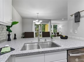 14623 NE 40th Street H7, Bellevue WA 98007