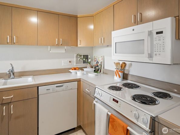 2040 43rd Avenue E 402, Seattle WA 98112