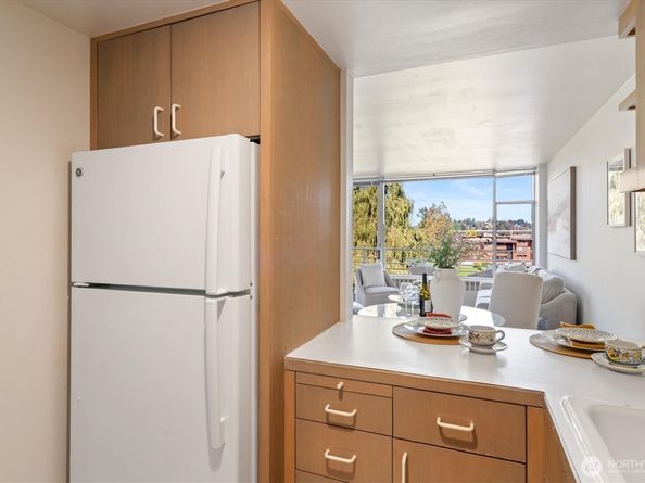 2040 43rd Avenue E 402, Seattle WA 98112