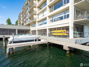2040 43rd Avenue E 402, Seattle WA 98112