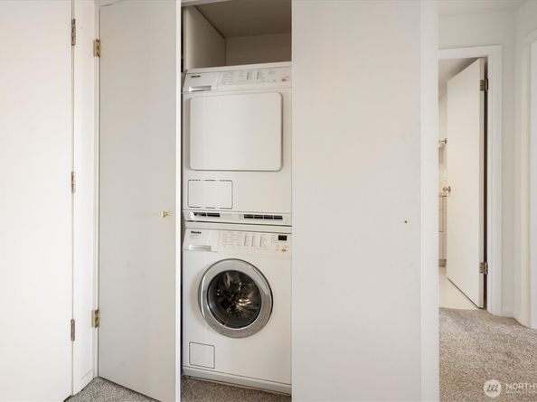 2040 43rd Avenue E 402, Seattle WA 98112