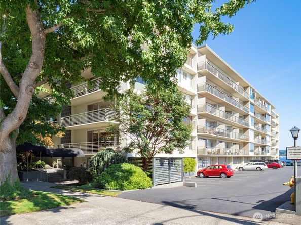 2040 43rd Avenue E 402, Seattle WA 98112