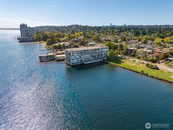 2040 43rd Avenue E 402, Seattle WA 98112