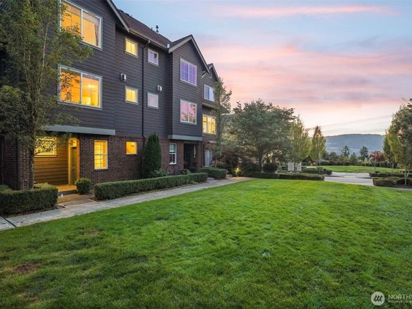 862 3rd Avenue NE, Issaquah WA 98029