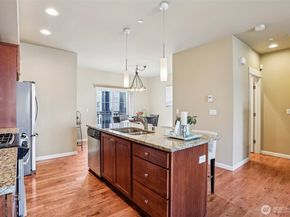 862 3rd Avenue NE, Issaquah WA 98029