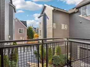 862 3rd Avenue NE, Issaquah WA 98029