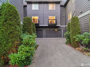 862 3rd Avenue NE, Issaquah WA 98029