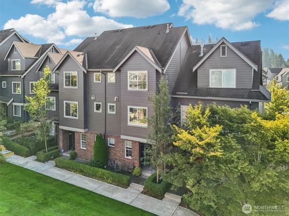 862 3rd Avenue NE, Issaquah WA 98029