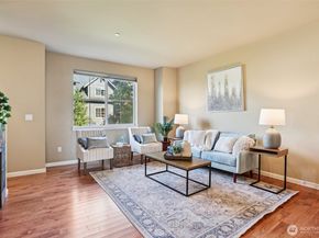 862 3rd Avenue NE, Issaquah WA 98029