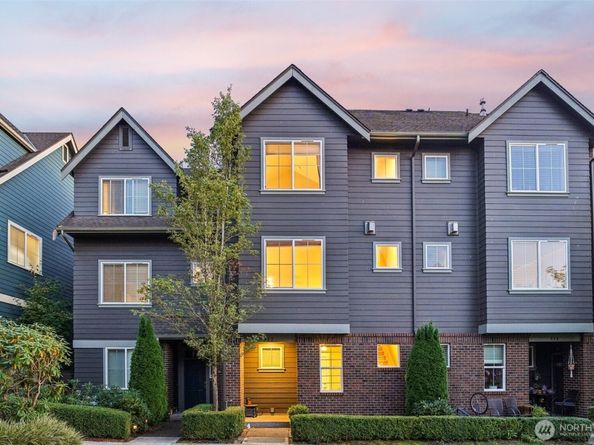 862 3rd Avenue NE, Issaquah WA 98029