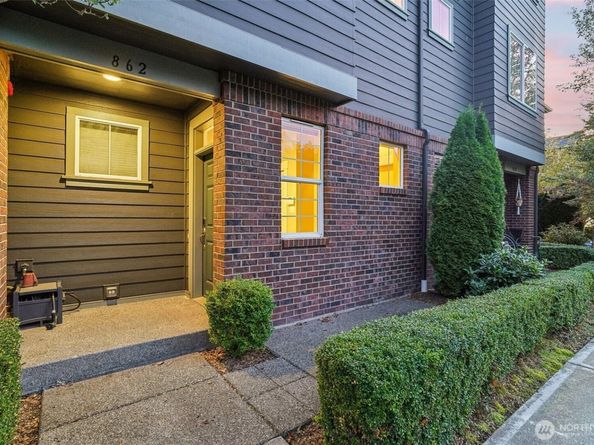 862 3rd Avenue NE, Issaquah WA 98029