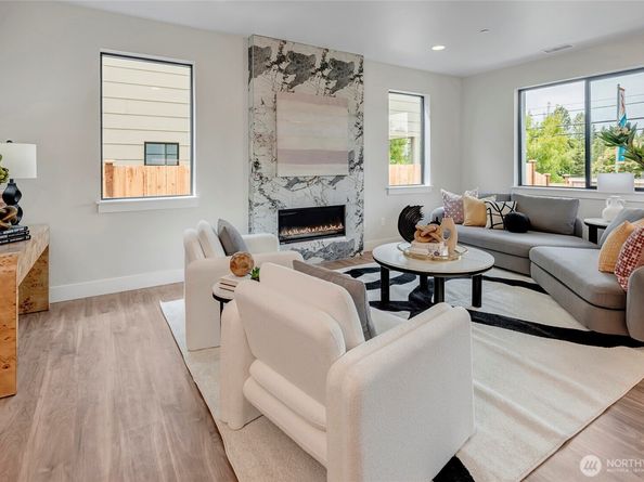 3928 214th Place SE B, Bothell WA 98021