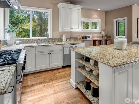 2016 236th Avenue SE, Sammamish WA 98075
