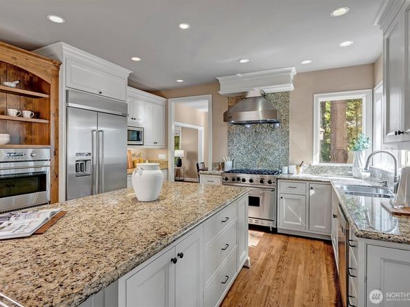 2016 236th Avenue SE, Sammamish WA 98075