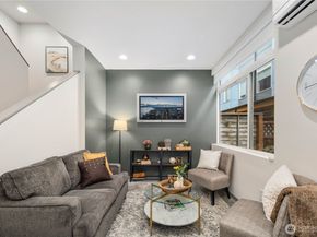 5936 S 36th Avenue F, Seattle WA 98118