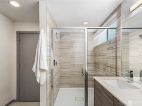 5936 S 36th Avenue F, Seattle WA 98118