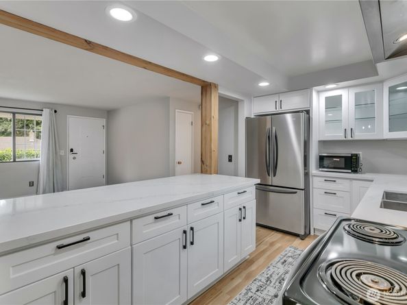 8254 NE 143rd Place, Kirkland WA 98034