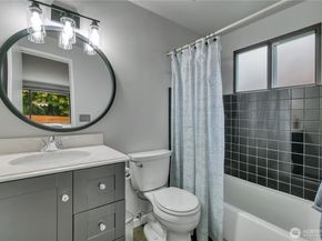 8254 NE 143rd Place, Kirkland WA 98034