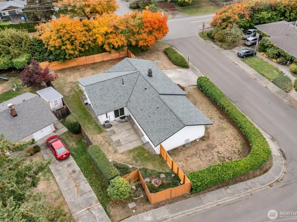 8254 NE 143rd Place, Kirkland WA 98034