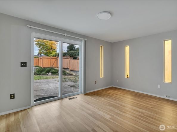 8254 NE 143rd Place, Kirkland WA 98034