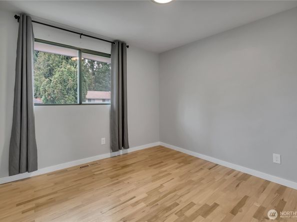 8254 NE 143rd Place, Kirkland WA 98034