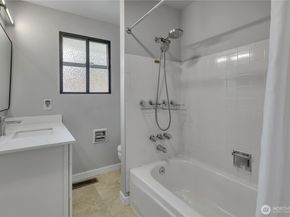 8254 NE 143rd Place, Kirkland WA 98034