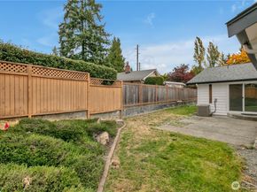 8254 NE 143rd Place, Kirkland WA 98034