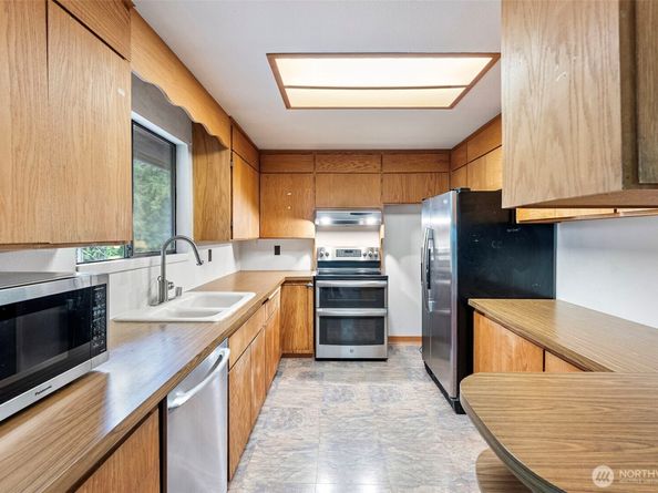 6550 NW Mathwig Lane, Silverdale WA 98383