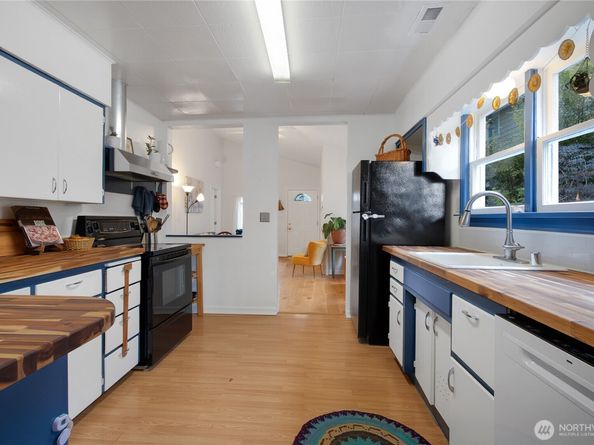 14426 12th Avenue SW, Burien WA 98166