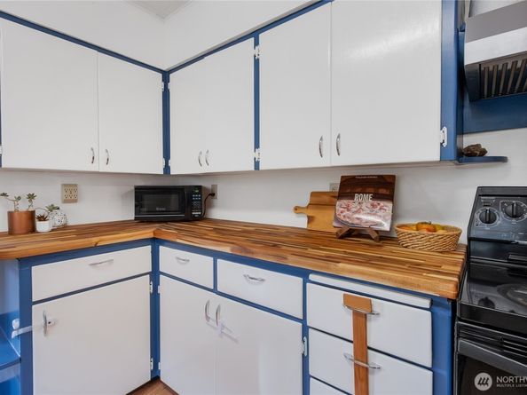14426 12th Avenue SW, Burien WA 98166
