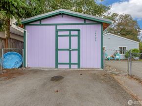 14426 12th Avenue SW, Burien WA 98166