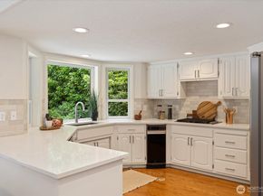 14210 207th Place NE, Woodinville WA 98077