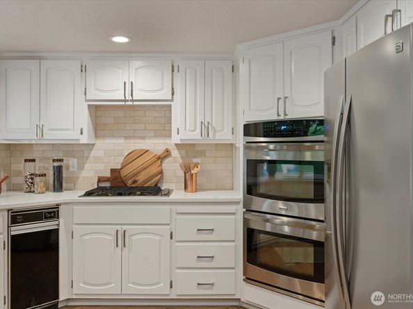 14210 207th Place NE, Woodinville WA 98077