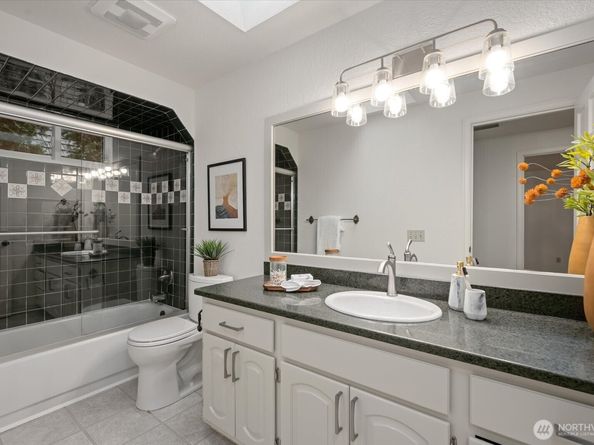 14210 207th Place NE, Woodinville WA 98077