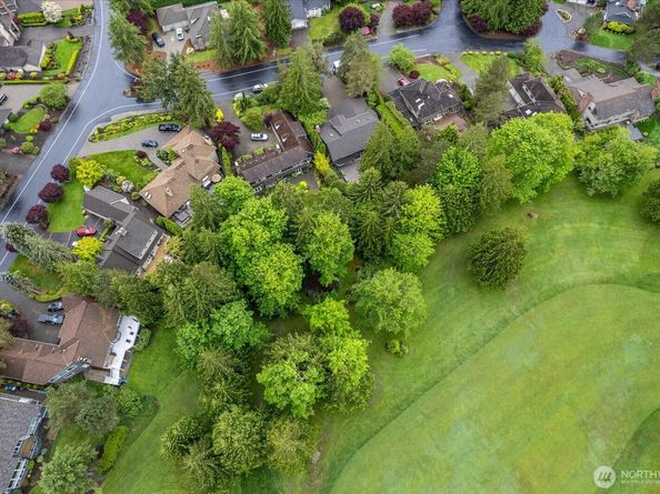 14210 207th Place NE, Woodinville WA 98077