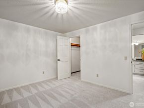 14210 207th Place NE, Woodinville WA 98077