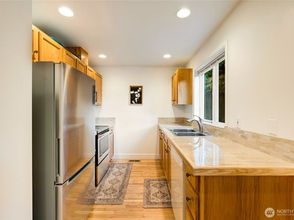 16375 NE 44th Court, Redmond WA 98052