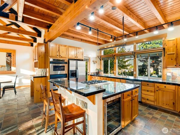 16375 NE 44th Court, Redmond WA 98052