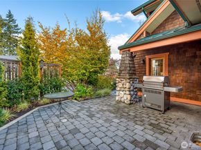 16375 NE 44th Court, Redmond WA 98052