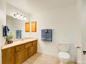 16375 NE 44th Court, Redmond WA 98052