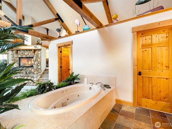 16375 NE 44th Court, Redmond WA 98052