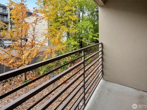 7323 Sand Point Way NE 103, Seattle WA 98115