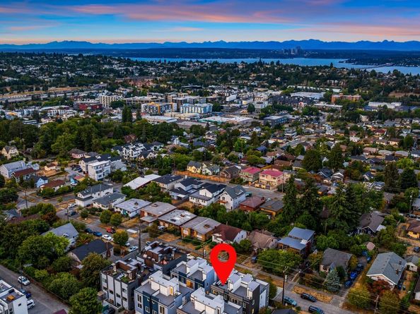 2337 16th Avenue S C, Seattle WA 98144