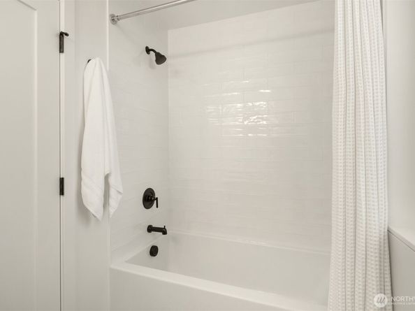 2337 16th Avenue S C, Seattle WA 98144