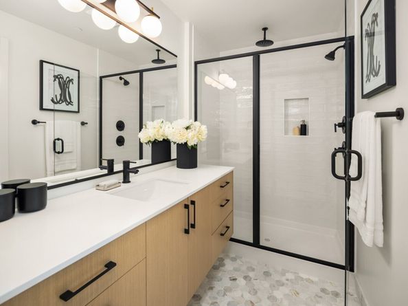 2337 16th Avenue S C, Seattle WA 98144