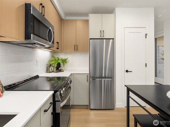 2337 16th Avenue S C, Seattle WA 98144