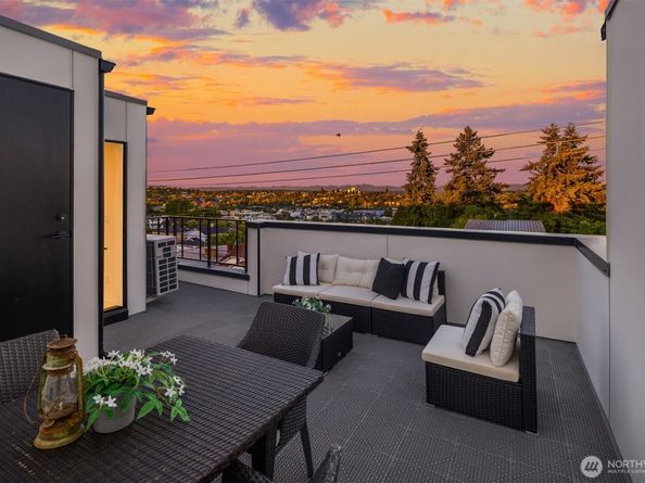 2337 16th Avenue S C, Seattle WA 98144